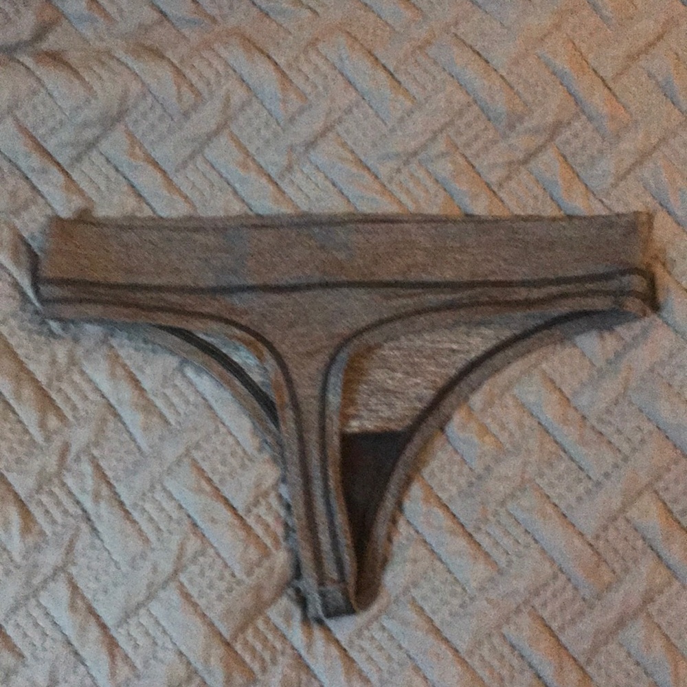 Woman’s thong underwear (x3) - Picture 4 of 7